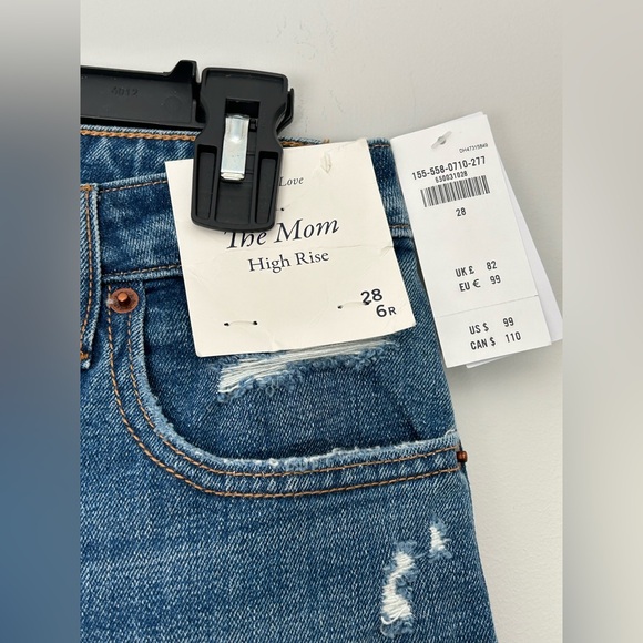 Abercrombie & Fitch The Mom high rise Distressed jeans size 28/6R NWT - Picture 4 of 8